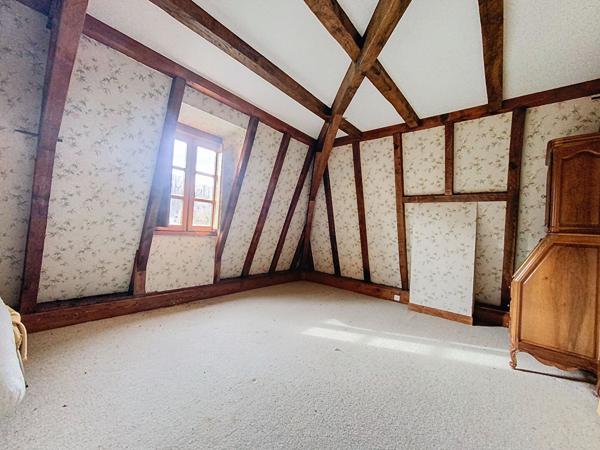 Grande et belle maison à vendre Beaulieu Sur Dordogne 158m2 - 5 Chambres - beaux volumes - garage - sous-sol complet - terrasses - Vue dégagée