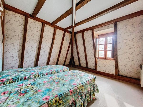 Grande et belle maison à vendre Beaulieu Sur Dordogne 158m2 - 5 Chambres - beaux volumes - garage - sous-sol complet - terrasses - Vue dégagée