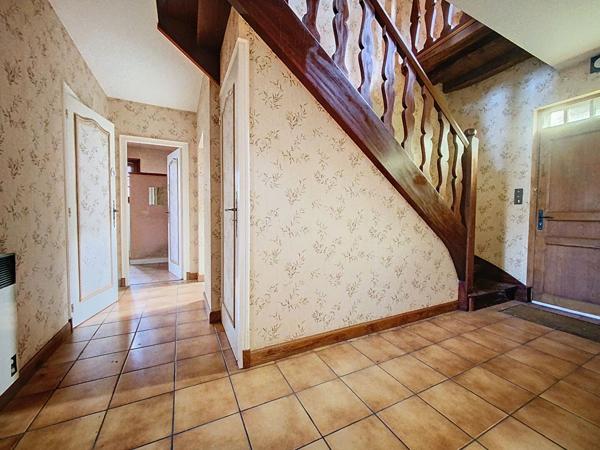 Grande et belle maison à vendre Beaulieu Sur Dordogne 158m2 - 5 Chambres - beaux volumes - garage - sous-sol complet - terrasses - Vue dégagée