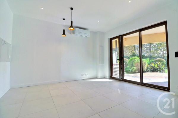 Appartement T3 à vendre  3 pièces - 42,58 m2 FREJUS - 83