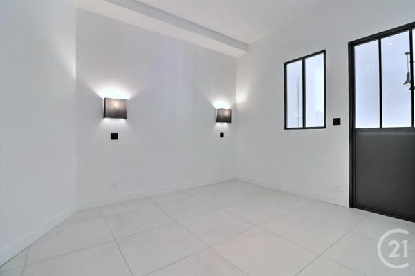 Appartement T3 à vendre  3 pièces - 42,58 m2 FREJUS - 83