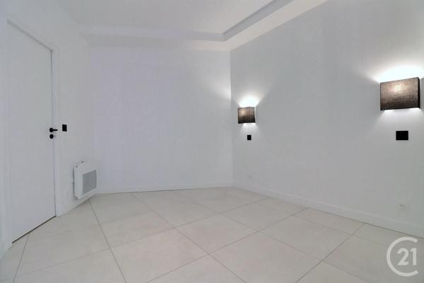 Appartement T3 à vendre  3 pièces - 42,58 m2 FREJUS - 83