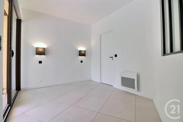 Appartement T3 à vendre  3 pièces - 42,58 m2 FREJUS - 83