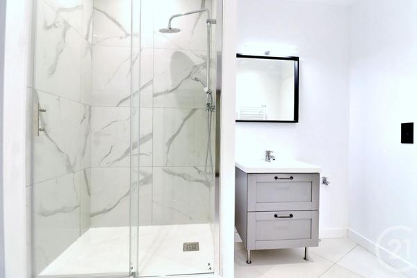 Appartement T3 à vendre  3 pièces - 42,58 m2 FREJUS - 83