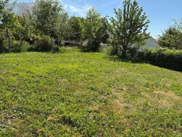 Terrain à Batir à vendre à Saillat-sur-Vienne en Haute-Vienne (87720), ref : 14757/202