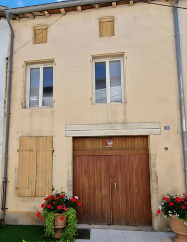 MAISON à vendre 3 pièces TOUL (54) MAISON de ville avec COUR, GARAGE et CAVE (2 habitations)