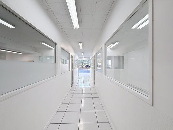 Local Commercial
         5 pièces
        - 196 m² 375 000 € *