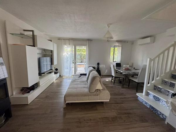 Vente                                                      Maison
                        
                     3 pièces                      70 m2                     à Manosque