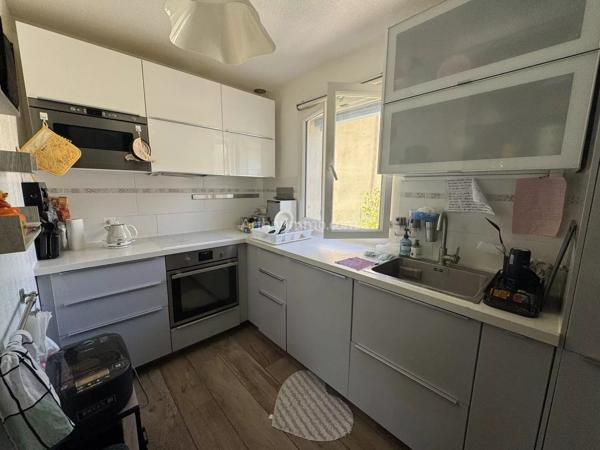 Vente                                                      Maison
                        
                     3 pièces                      70 m2                     à Manosque