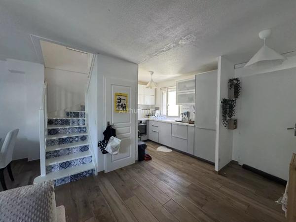 Vente                                                      Maison
                        
                     3 pièces                      70 m2                     à Manosque