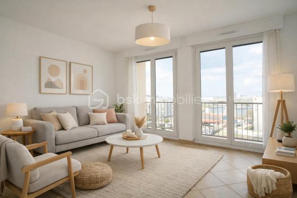 Marseille 10e – T3 rénové – 51 m² – 8e étage – Vue dégagée- Balcon –  Cave

Au sein d’une copropriété sécurisée avec ascenseur, découvrez ce bel appartement T3 de 51 m² entièrement rénové, cuisine équipée neuve ( lave vaisselle, plaque, four, hotte)bien agencé, situé au 8e étage sur 9.

Traversant et très lumineux, il offre une très belle vue dégagée sur Marseille ainsi qu’un cadre de vie confortable sans travaux à prévoir.

Il se compose d’un séjour lumineux ouvrant sur un balcon, d’une cuisine moderne entièrement équipée, de 2 chambres, d'un dressing, d’une salle d’eau contemporaine avec douche à l’italienne ainsi que de nombreux rangements.

Vous apprécierez également le chauffage individuel, le classement énergétique C, les menuiseries en double vitrage et la rénovation récente réalisée avec goût.

Une cave complète ce bien. 

Un garage fermé est disponible à la vente en sus du prix 

Idéal primo-accédant, jeune couple, petite famille ou investissement locatif.

À proximité immédiate des commerces, transports, axes autoroutiers, écoles et commodités.

À visiter rapidement.