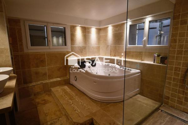Maison familiale avec piscine et jardin
