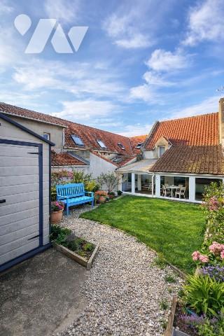 ETAPLES CENTRE VILLE 
Maison  de ville 2 chambres avec jardin