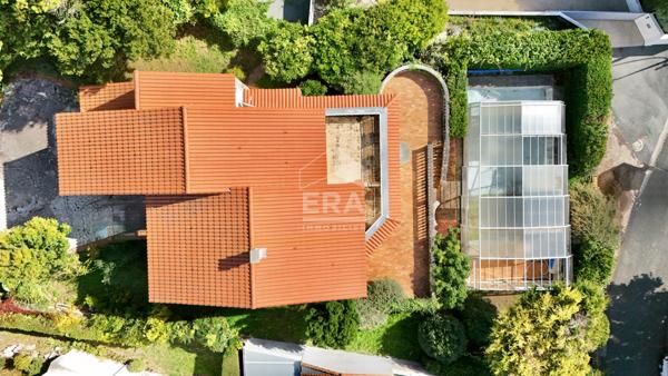 Emplacement d'exception pour cette villa  VUE  MER de 230 m2 avec piscine