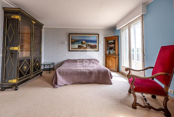 Emplacement d'exception pour cette villa  VUE  MER de 230 m2 avec piscine