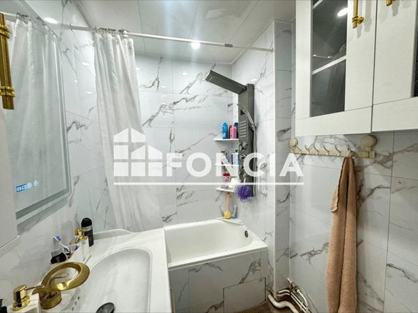 Location Appartement meublé 2 pièces 61 m² - St Etienne Du Rouvray 76800