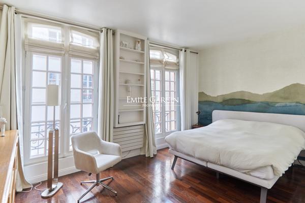 A vendre - appartement - 57 m² - Paris  - 75007 - Carré des Antiquaires