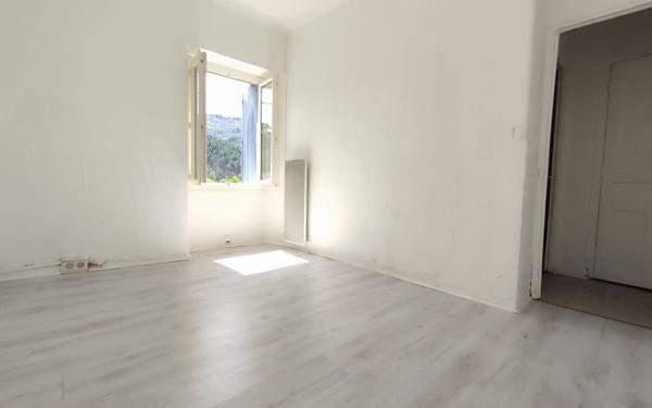 Maison à vendre    4 pièces •  Le Collet-de-Dèze