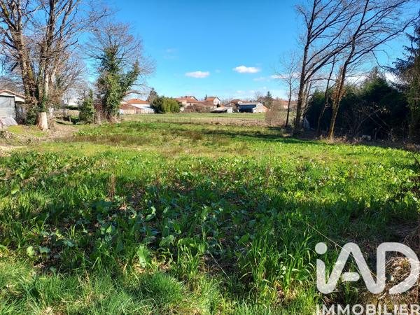 Terrain à vendre 1 466 m² Terres-de-Haute-Charente
