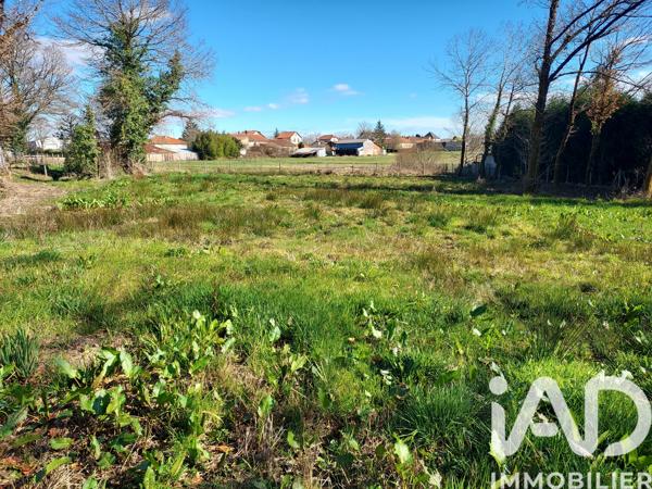 Terrain à vendre 1 466 m² Terres-de-Haute-Charente