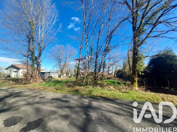 Terrain à vendre 1 466 m² Terres-de-Haute-Charente
