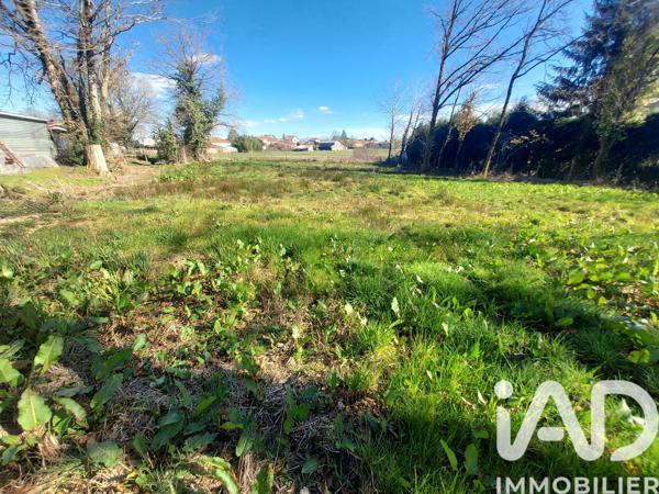 Terrain à vendre 1 466 m² Terres-de-Haute-Charente
