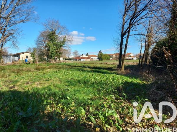 Terrain à vendre 1 466 m² Terres-de-Haute-Charente