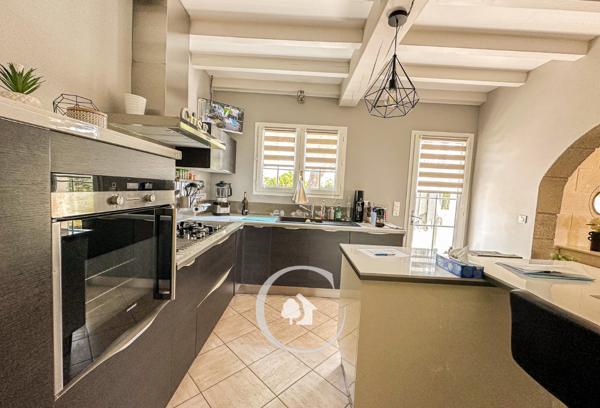 Saint-Germain-du-Puch (33750) VILLA T5 - 5 CHAMBRES - PISCINE - STUDIO INDEPENDANT - GARAGE XL