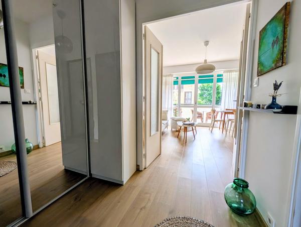 Appartement
         3 pièces
        - 63 m² Exclusivité 305 000 € *