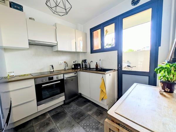 Appartement
         3 pièces
        - 63 m² Exclusivité 305 000 € *