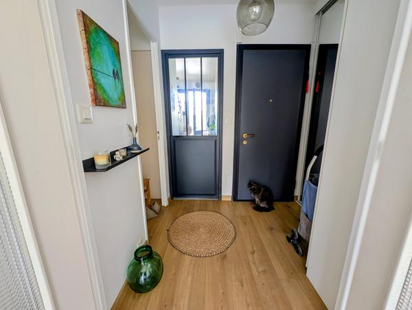 Appartement
         3 pièces
        - 63 m² Exclusivité 305 000 € *