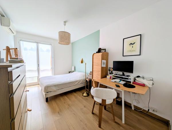 Appartement
         3 pièces
        - 63 m² Exclusivité 305 000 € *