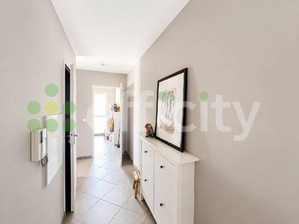Appartement
         3 pièces
        - 63 m² Exclusivité 315 000 € *
