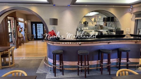 LAGUIOLE – Vente murs et fonds de commerce Hôtel-Restaurant