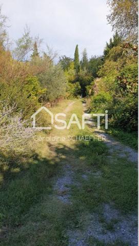 Mas en pierre de 240 m2 , jardin de 2430m2, Véranda, Garages