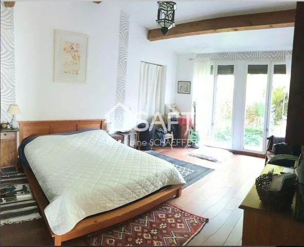 Mas en pierre de 240 m2 , jardin de 2430m2, Véranda, Garages