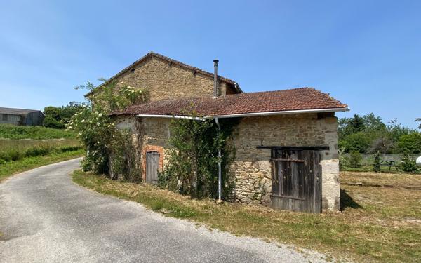 Maison à vendre    3 pièces •  Chamboret