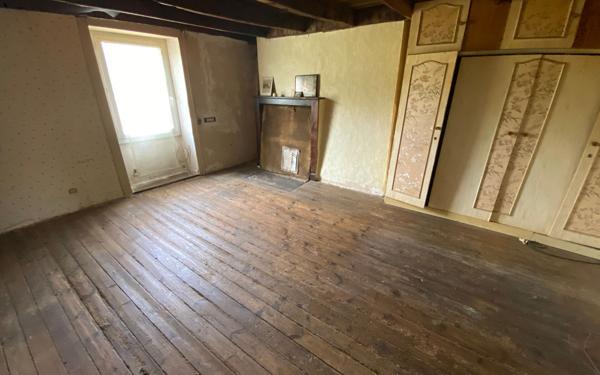 Maison à vendre    3 pièces •  Chamboret