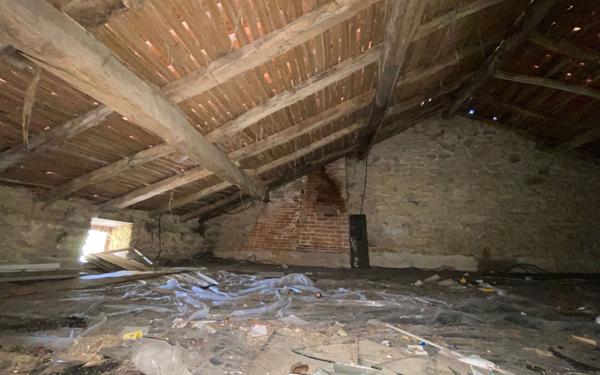 Maison à vendre    3 pièces •  Chamboret