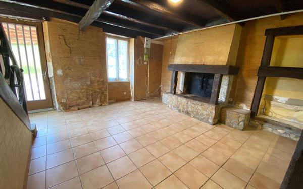 Maison à vendre    3 pièces •  Chamboret