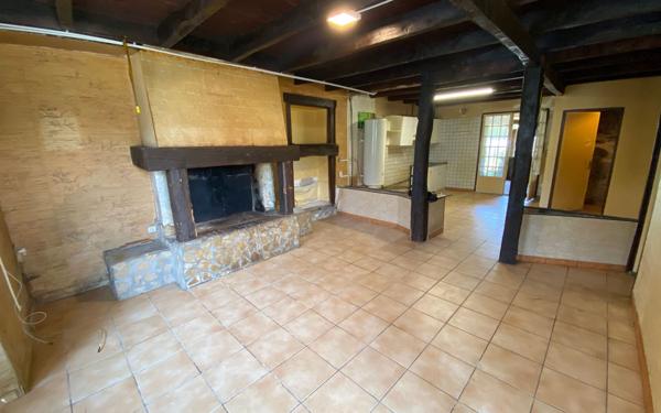 Maison à vendre    3 pièces •  Chamboret
