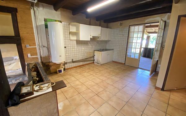 Maison à vendre    3 pièces •  Chamboret