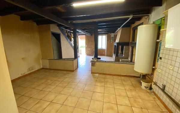 Maison à vendre    3 pièces •  Chamboret