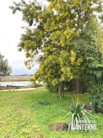 SAINT-PIERRE D'OLERON (CÔTE EST) - DEUX MAISONS DE 84 M² et 63 M² - TERRAIN DE 2625 M²
