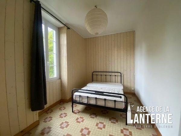 SAINT-PIERRE D'OLERON (CÔTE EST) - DEUX MAISONS DE 84 M² et 63 M² - TERRAIN DE 2625 M²