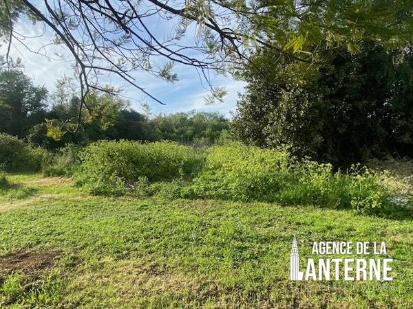 SAINT-PIERRE D'OLERON (CÔTE EST) - DEUX MAISONS DE 84 M² et 63 M² - TERRAIN DE 2625 M²