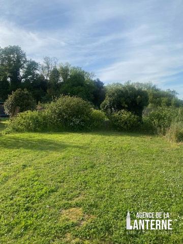 SAINT-PIERRE D'OLERON (CÔTE EST) - DEUX MAISONS DE 84 M² et 63 M² - TERRAIN DE 2625 M²
