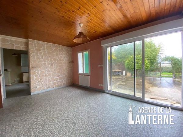 SAINT-PIERRE D'OLERON (CÔTE EST) - DEUX MAISONS DE 84 M² et 63 M² - TERRAIN DE 2625 M²