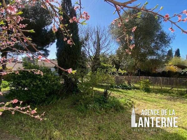 SAINT-PIERRE D'OLERON (CÔTE EST) - DEUX MAISONS DE 84 M² et 63 M² - TERRAIN DE 2625 M²