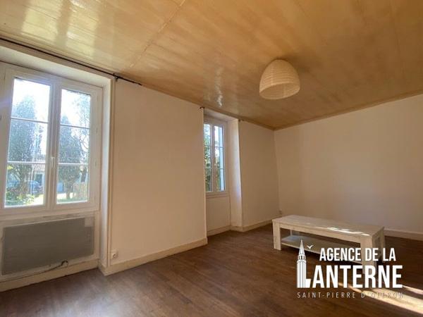 SAINT-PIERRE D'OLERON (CÔTE EST) - DEUX MAISONS DE 84 M² et 63 M² - TERRAIN DE 2625 M²